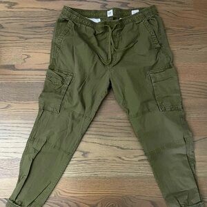 Gap men’s cargo jogger, olive green, size Large